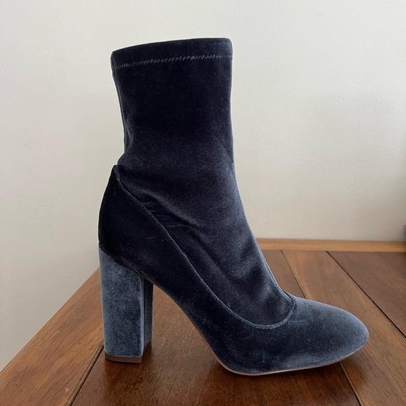 Sam Edelman - Blue Grey Suede Sock Bootie - Size 8 - Picture 4 of 11
